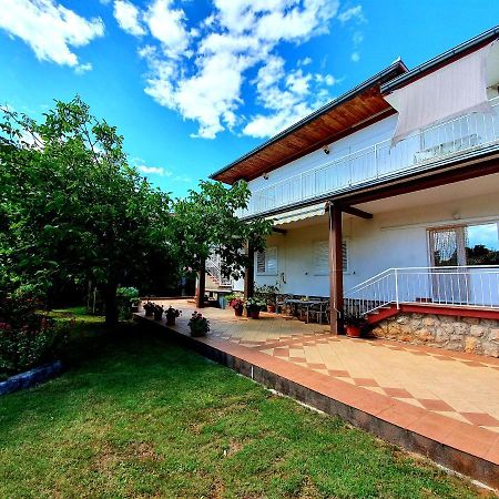 Apartamani Katarina vl.Ilija Jusup Apartment Starigrad Paklenica Bagian luar foto