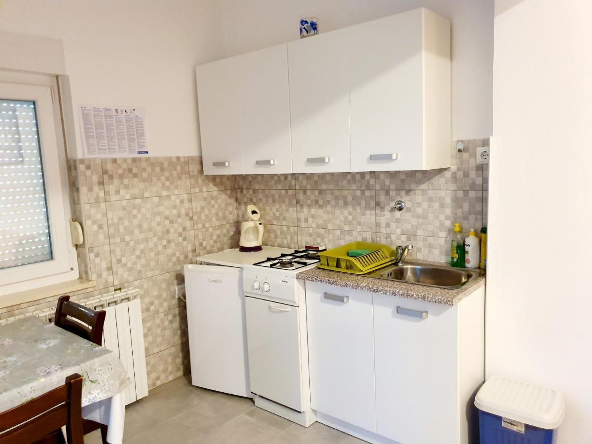 Apartamani Katarina vl.Ilija Jusup Apartment Starigrad Paklenica Bagian luar foto