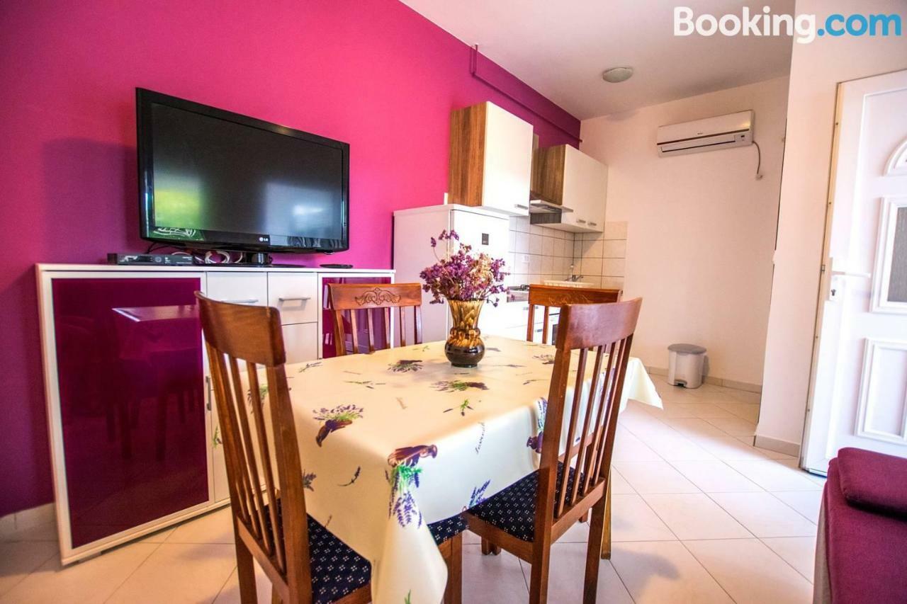 Apartamani Katarina vl.Ilija Jusup Apartment Starigrad Paklenica Bagian luar foto