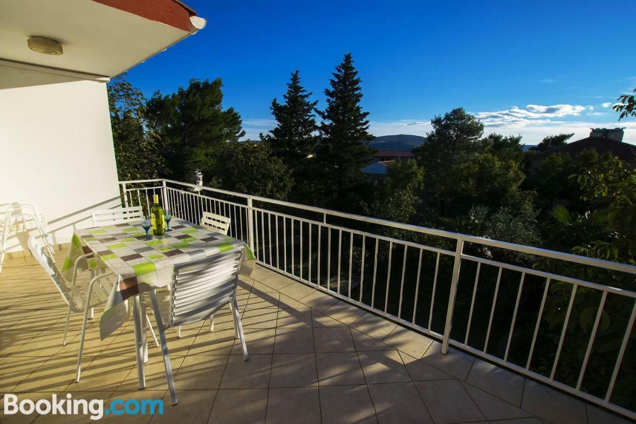 Apartamani Katarina vl.Ilija Jusup Apartment Starigrad Paklenica Bagian luar foto