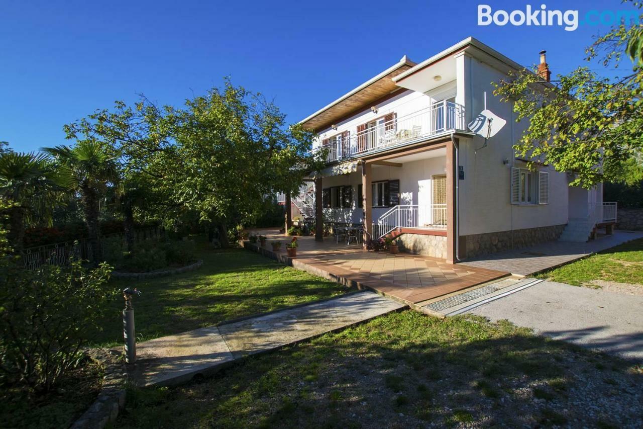 Apartamani Katarina vl.Ilija Jusup Apartment Starigrad Paklenica Bagian luar foto