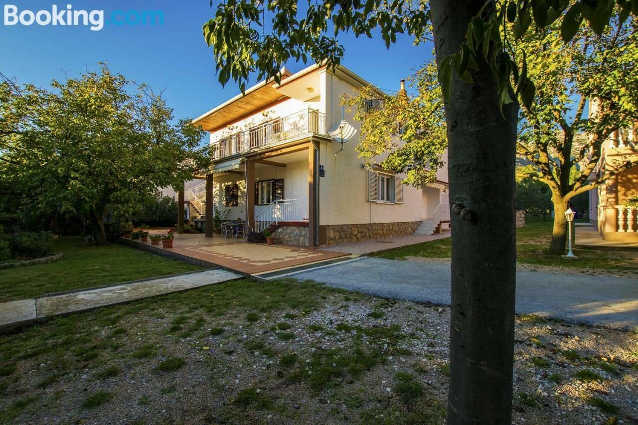 Apartamani Katarina vl.Ilija Jusup Apartment Starigrad Paklenica Bagian luar foto