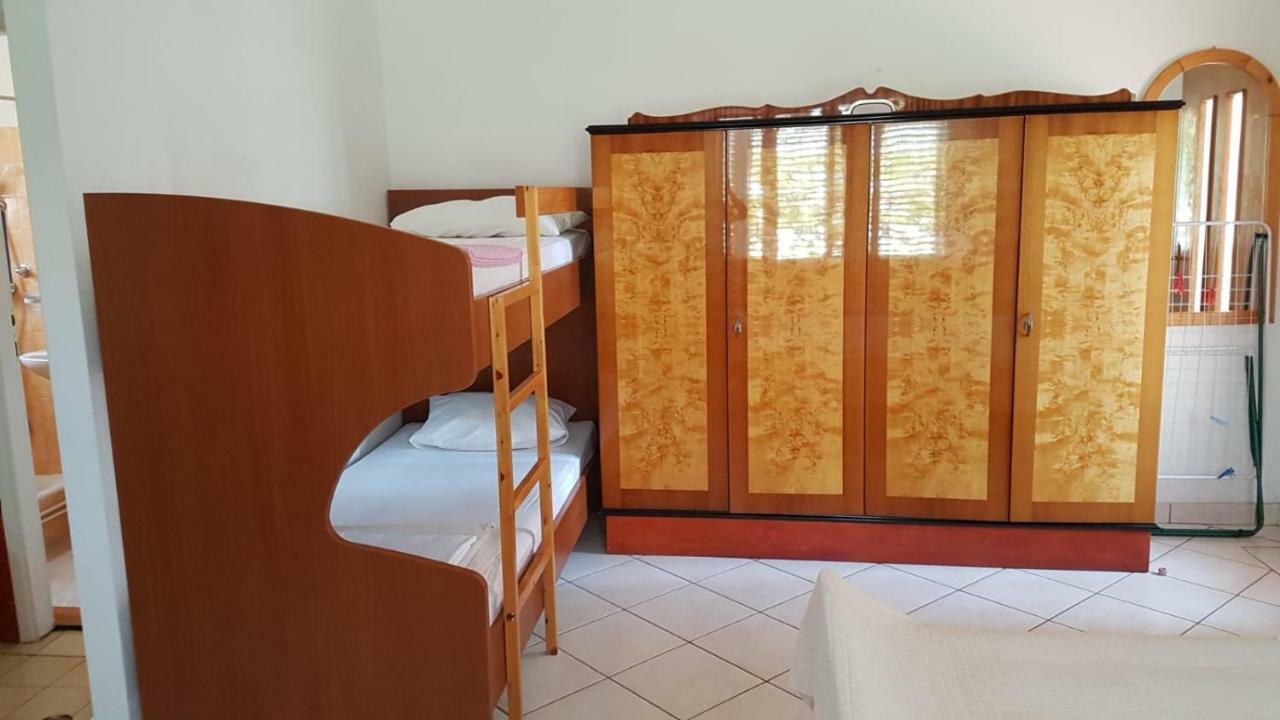 Apartamani Katarina vl.Ilija Jusup Apartment Starigrad Paklenica Bagian luar foto
