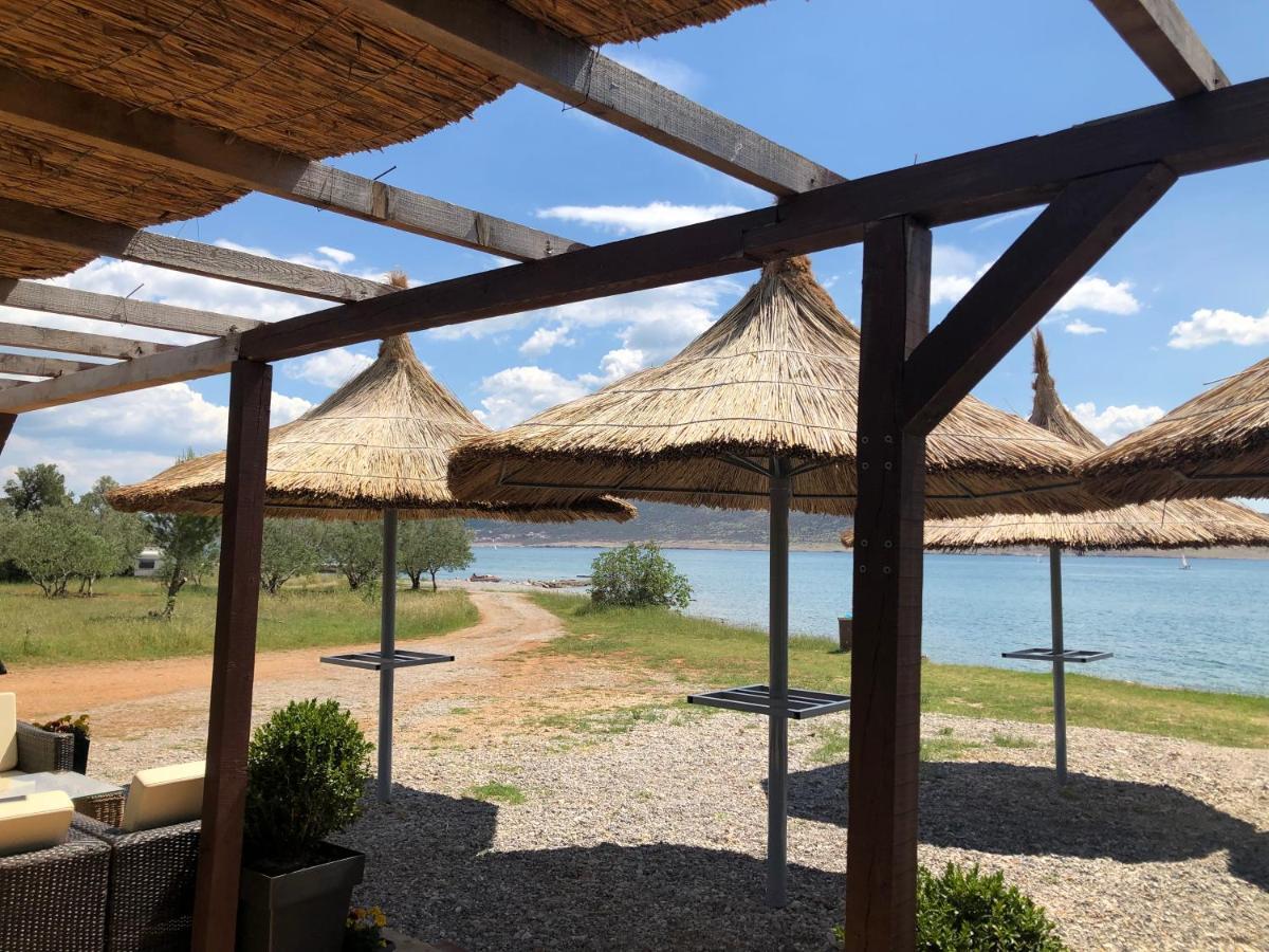 Apartamani Katarina vl.Ilija Jusup Apartment Starigrad Paklenica Bagian luar foto